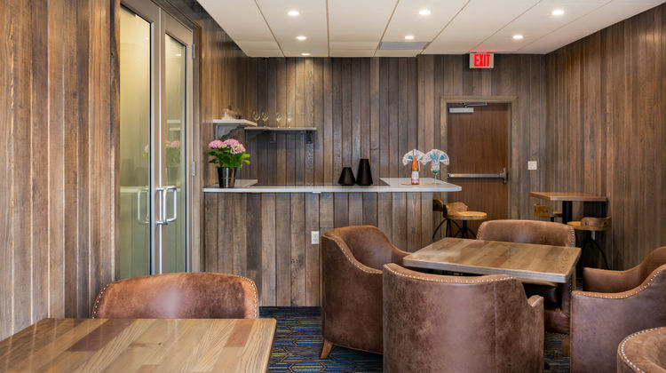 Holiday Inn Express & Suites Prosser Lobby