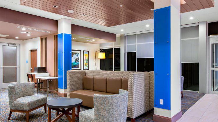 Holiday Inn Express & Suites Prosser Lobby
