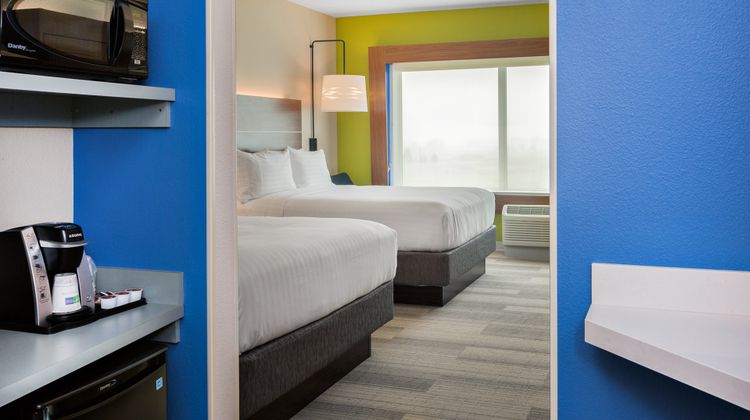 Holiday Inn Express & Suites Prosser Room