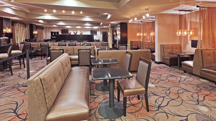 Holiday Inn & Suites Tulsa South Restaurant