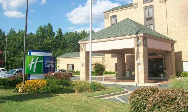 Holiday Inn Express Easton Exterior