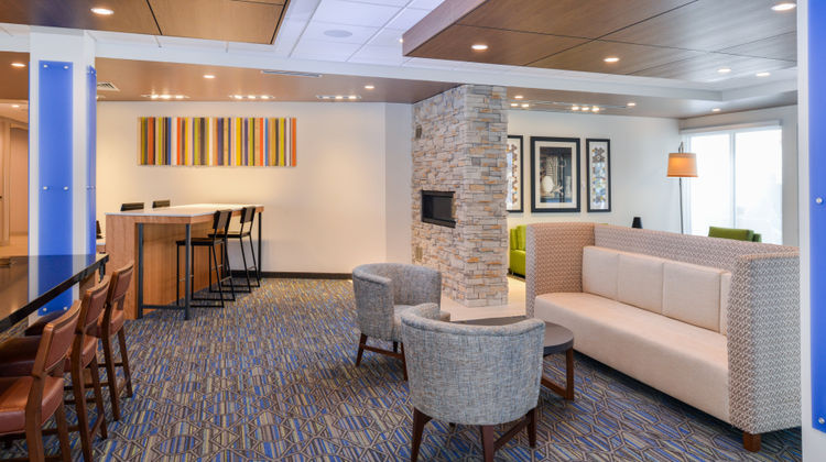 Holiday Inn Express & Suites Ogallala Lobby