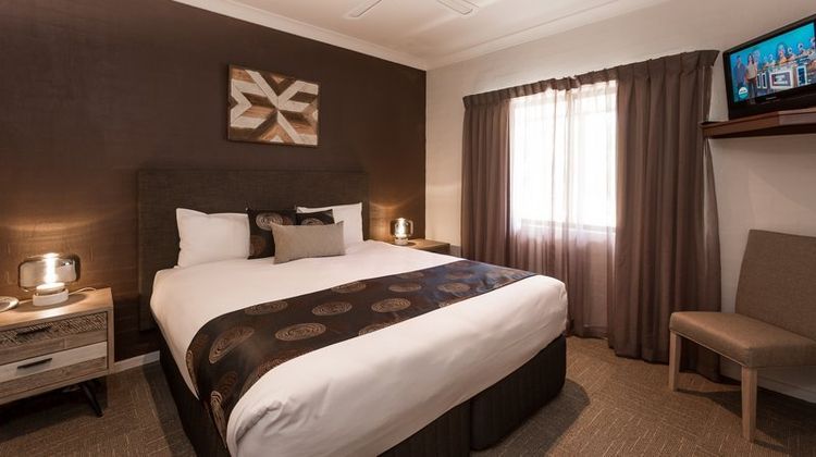Blazing Stump Motel & Suites Room
