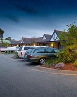 Blazing Stump Motel & Suites