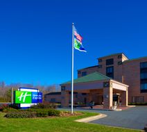 Holiday Inn Express Easton Exterior