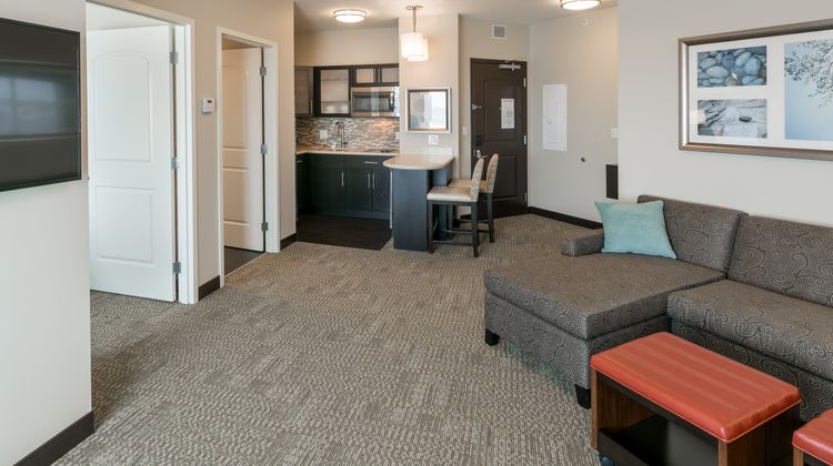 Staybridge Suites Saskatoon University Suite
