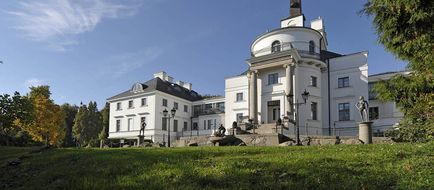 Schlosshotel Burg Schlitz Exterior