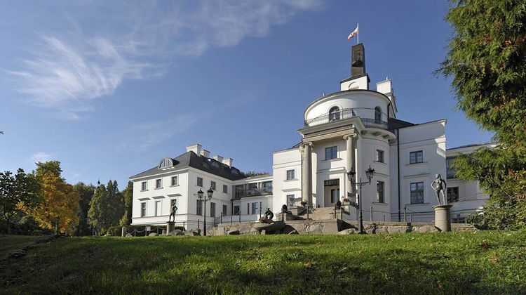 Schlosshotel Burg Schlitz Exterior