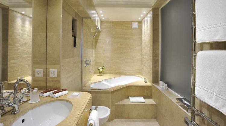 Hotel de la Cigogne Room