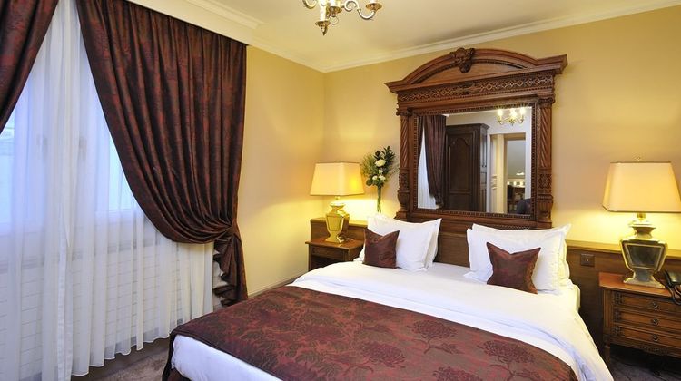 Hotel de la Cigogne Room