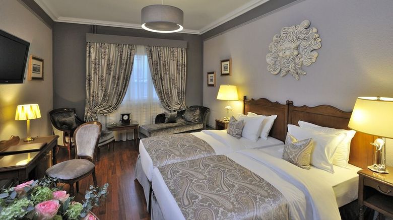 <b>Hotel de la Cigogne Room</b>. Images powered by <a href="https://www.leonardoworldwide.com/" title="Leonardo Worldwide" target="_blank">Leonardo</a>.