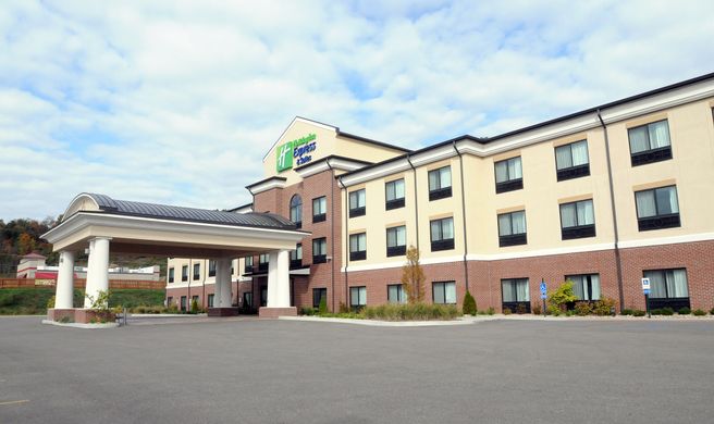 Holiday Inn Express Hotel & Suites Exterior