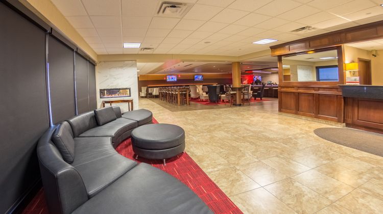 Holiday Inn Des Moines Lobby
