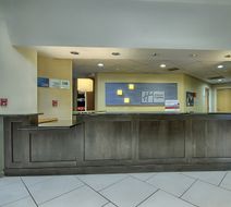 Holiday Inn Express Hotel & Suites Lobby