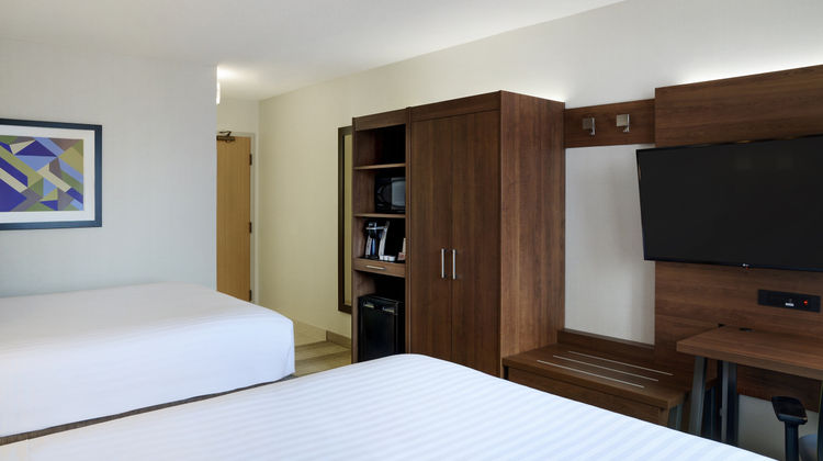Holiday Inn Express Toronto Downtown Room