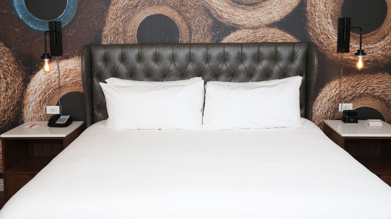<b>Hotel Indigo Naperville Riverwalk Suite</b>. Images powered by <a href="https://www.leonardoworldwide.com/" title="Leonardo Worldwide" target="_blank">Leonardo</a>.