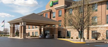 Holiday Inn Express Gas City Exterior