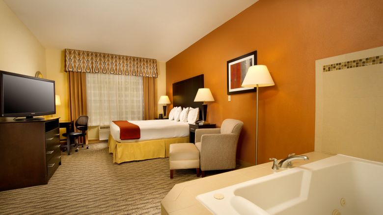 <b>Holiday Inn Express & Suites Suite</b>. Images powered by <a href="https://www.leonardoworldwide.com/" title="Leonardo Worldwide" target="_blank">Leonardo</a>.