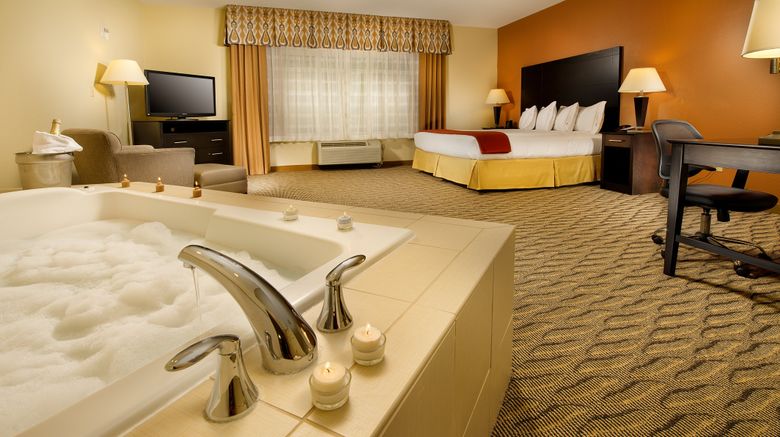 <b>Holiday Inn Express & Suites Suite</b>. Images powered by <a href="https://www.leonardoworldwide.com/" title="Leonardo Worldwide" target="_blank">Leonardo</a>.
