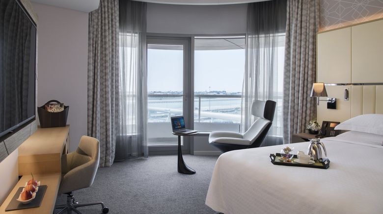 <b>Pearl Rotana Suite</b>. Images powered by <a href="https://www.leonardoworldwide.com/" title="Leonardo Worldwide" target="_blank">Leonardo</a>.