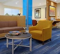 Holiday Inn Express/Suites Lake Charles Lobby