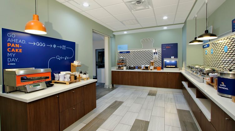 Holiday Inn Express/Suites Lake Charles Restaurant