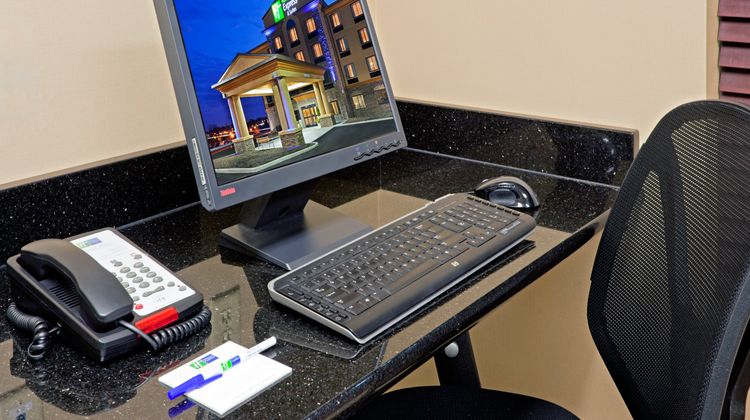 Holiday Inn Express & Sts Syracuse North Other