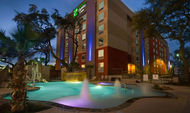 Holiday Inn Express & Suites Medical Exterior