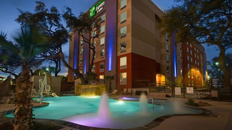 Holiday Inn Express & Suites Medical Exterior