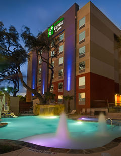 Holiday Inn Express & Suites Medical