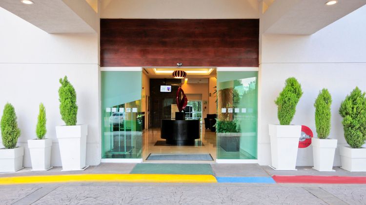 Holiday Inn Uruapan Exterior