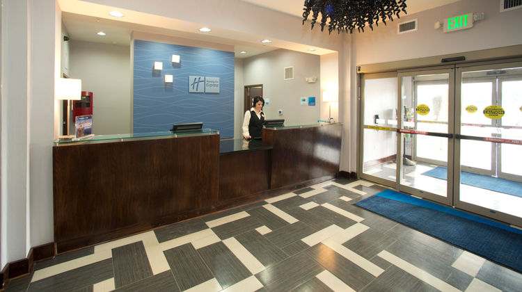 Holiday Inn Express & Suites Morrilton Lobby