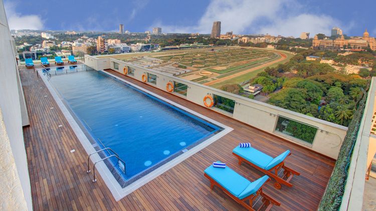 Holiday Inn Bengaluru Racecourse Pool