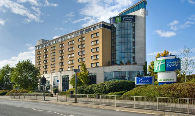 Holiday Inn Express Greenwich Exterior