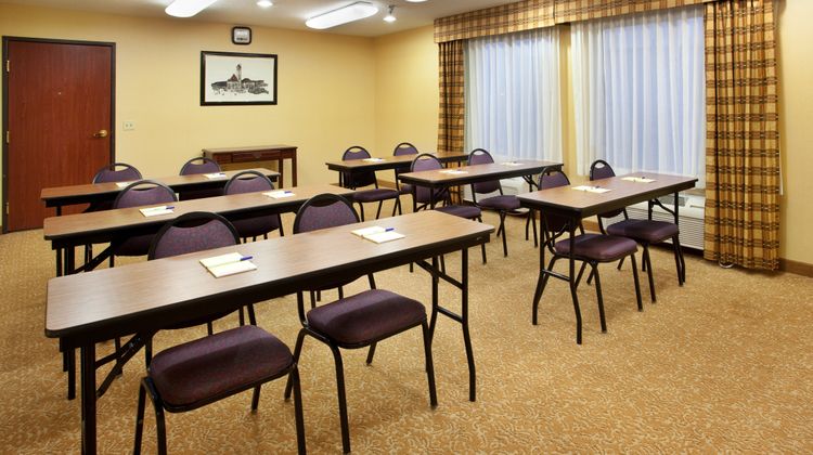 Holiday Inn Express & Suites St. Louis W Meeting