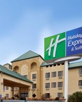 Holiday Inn Express & Suites St. Louis W