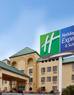 Holiday Inn Express & Suites St. Louis W