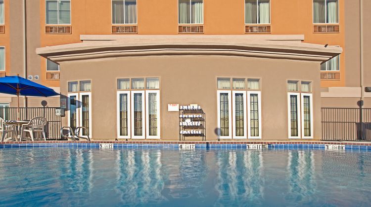 Holiday Inn Express Hotel & Suites Pool
