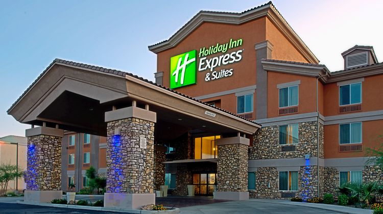 Holiday Inn Express Hotel & Suites Exterior