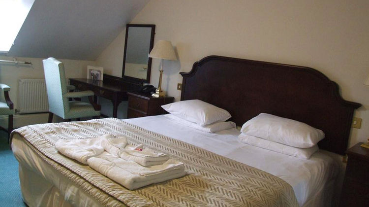 Episode Hotel Room