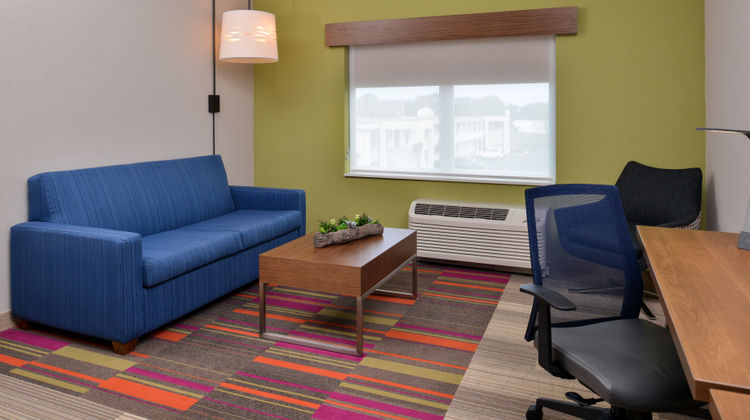 Holiday Inn Express/Stes West Melbourne Suite