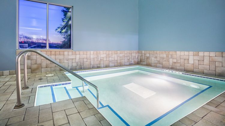 Holiday Inn Express Pool