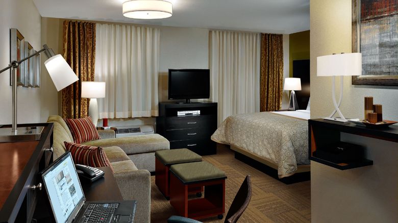 <b>Staybridge Suites Eau Claire-Altoona Room</b>. Images powered by <a href="https://www.leonardoworldwide.com/" title="Leonardo Worldwide" target="_blank">Leonardo</a>.