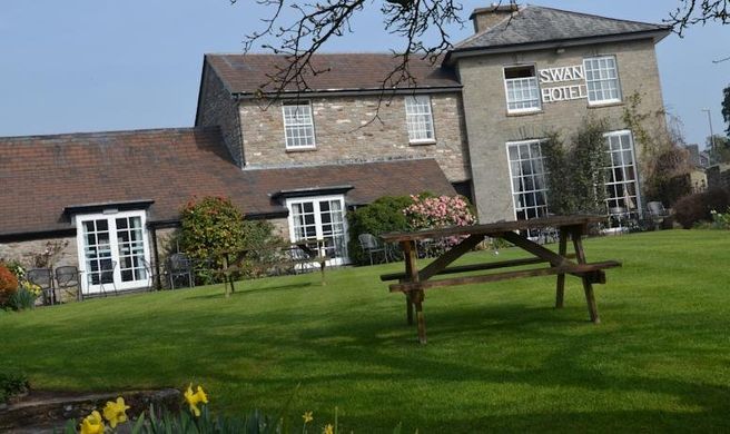 The Swan at Hay Hotel Exterior