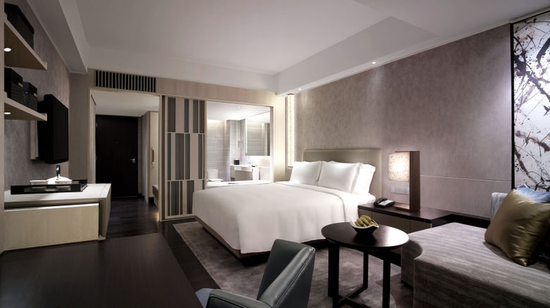 <b>New World Makati Hotel Room</b>. Images powered by <a href="https://www.leonardoworldwide.com/" title="Leonardo Worldwide" target="_blank">Leonardo</a>.
