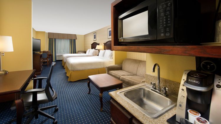 Holiday Inn Express Hotel Room