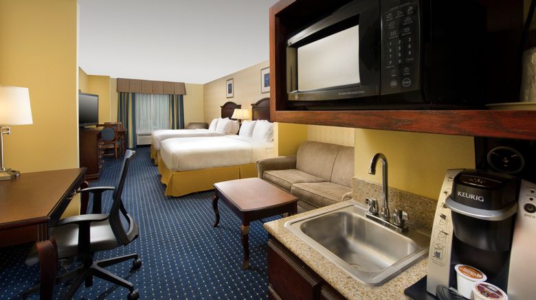 <b>Holiday Inn Express Hotel Room</b>. Images powered by <a href="https://www.leonardoworldwide.com/" title="Leonardo Worldwide" target="_blank">Leonardo</a>.