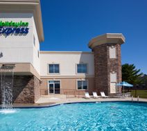 Holiday Inn Express Exterior