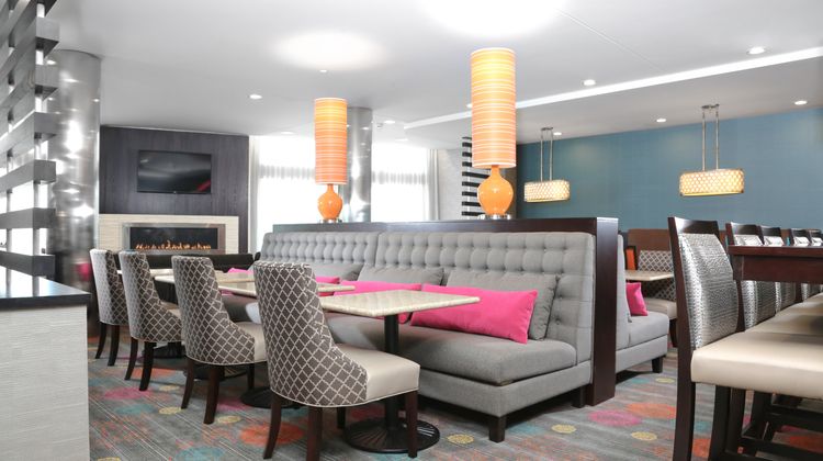Holiday Inn Express Moline, Quad Cities Lobby