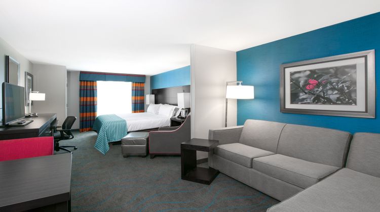 Holiday Inn Express Moline, Quad Cities Suite